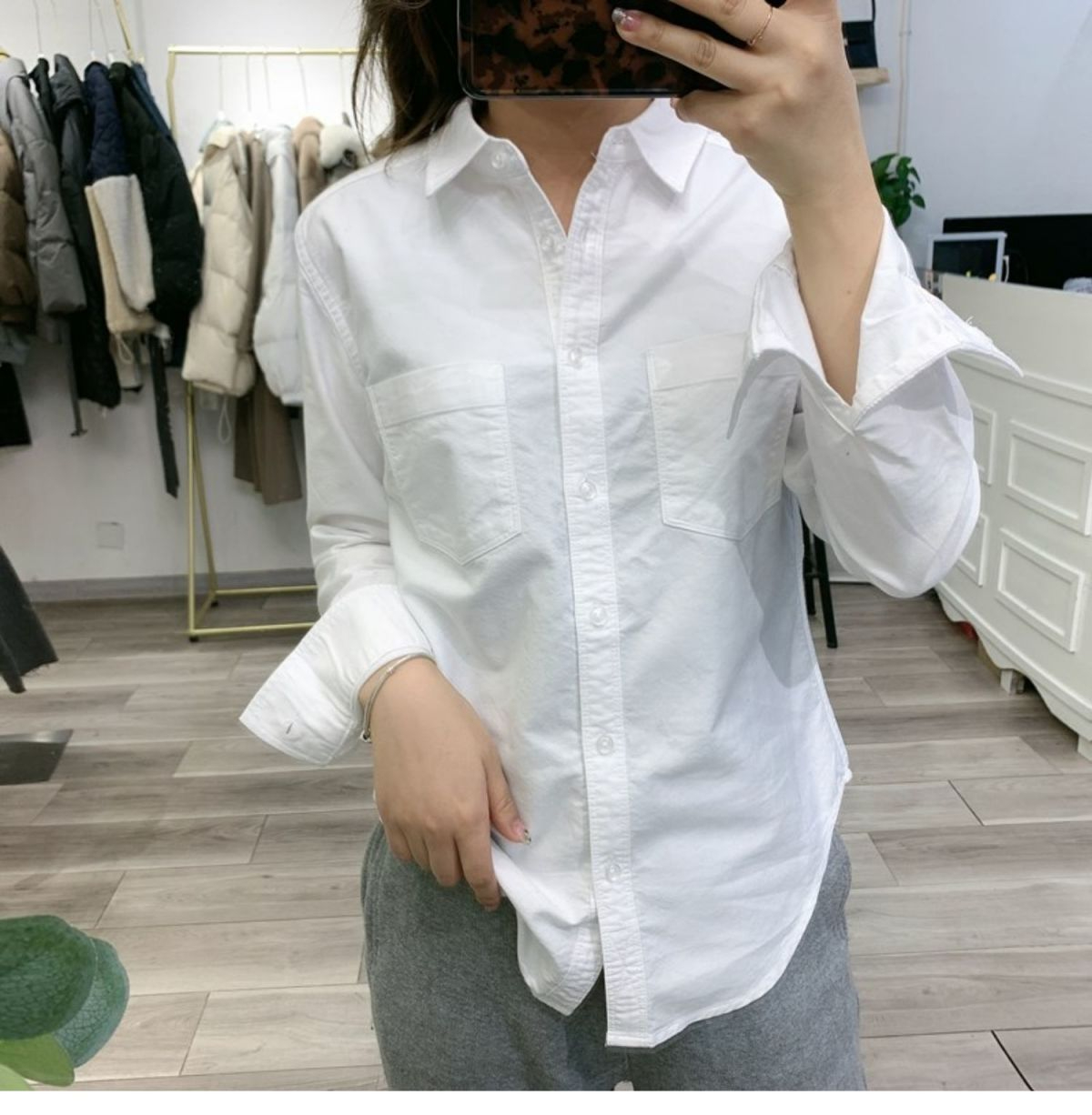 Spring and Autumn New Korean Style Pocket Casual White Shirt Women's Oxford Cotton Top Versatile Slim Professional Shirt Fashion