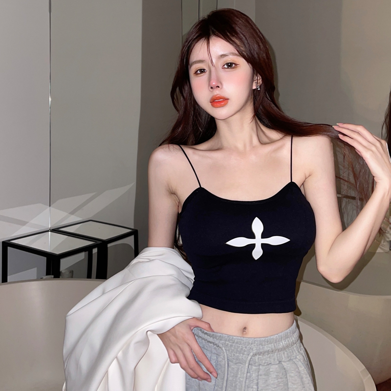 Sexy hot girl with breast pad, cross, tube top, summer tight short style, outer wear, internet celebrity inner wear, niche vest suspender