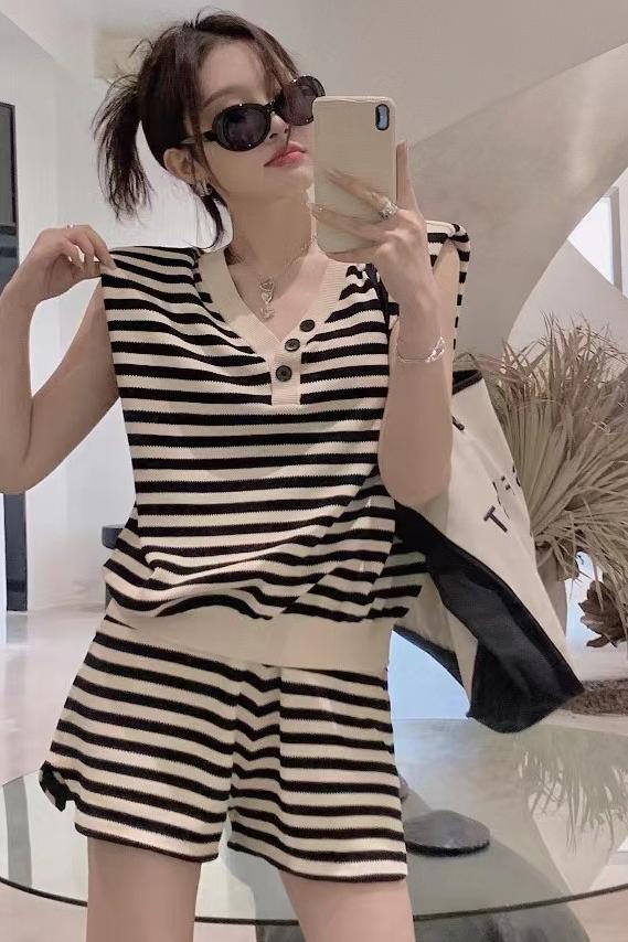 網紅小香風時尚休閒無袖上衣+鹽系穿搭條紋短褲兩件套裝女夏針織