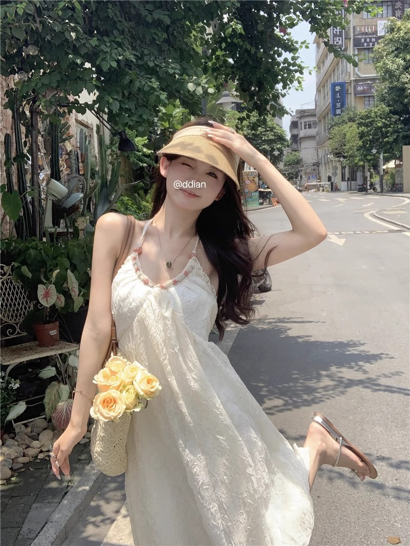 純欲風掛脖雪紡連衣裙女夏季海邊度假法式露背裙子高級感白色長裙