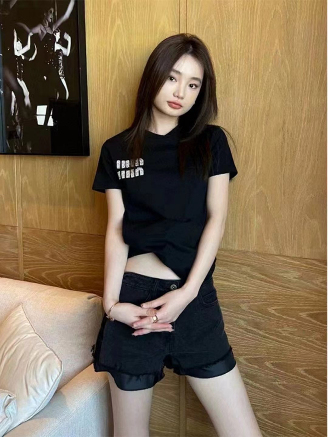 網紅同款早春新款字母重工釘珠鑲鑽甜美減齡圓領短袖T恤