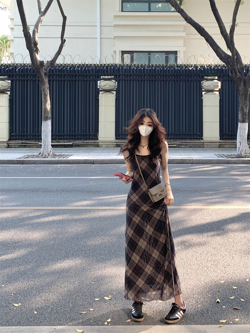 實拍#小眾設計感吊帶裙子修身顯瘦復古菱格網紗兩件套連衣裙