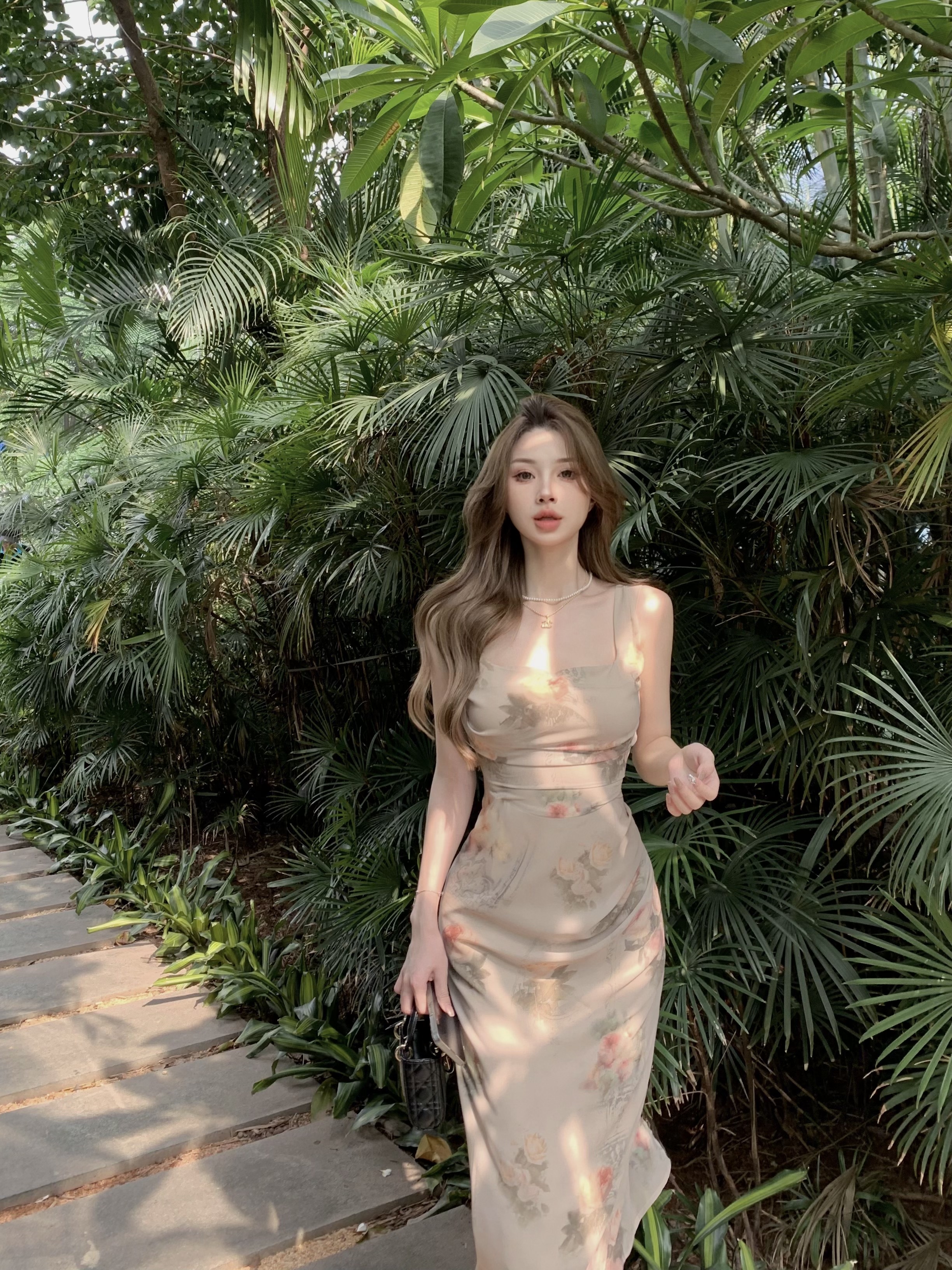 Real shot of midsummer light and shadow French retro oil painting print pleated waist square collar elegant dress for women