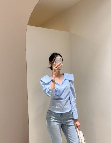 韩国chic 早春 设计感 纯色 V领 压褶 长袖衬衫