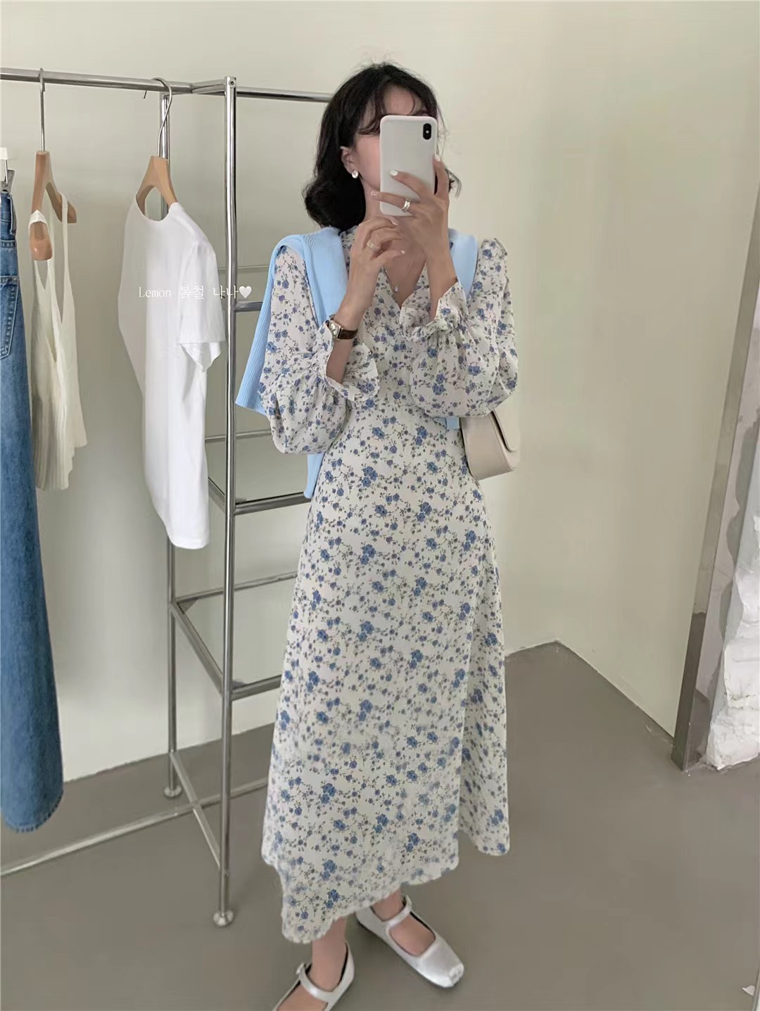 檸檬綠茶法式甜美風V領碎花連衣裙女春收腰顯瘦中長裙