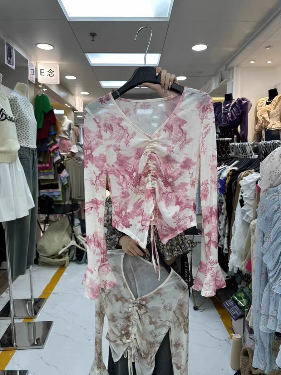 甜美小清新長袖襯衫女2024春季新款不規則短款拼色印花減齡上衣潮