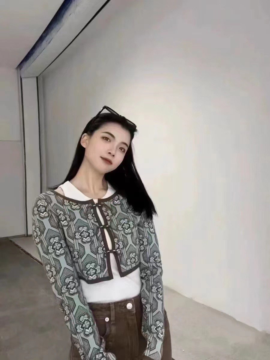 2024春季新款時尚設計感紋樣露肩針織兩件式上衣套衫女裝