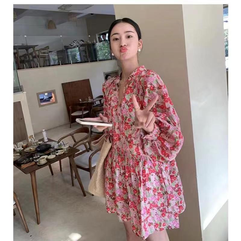 紅玫瑰色復古短袖連衣裙女2024夏季顯瘦高腰泡泡袖碎花裙子