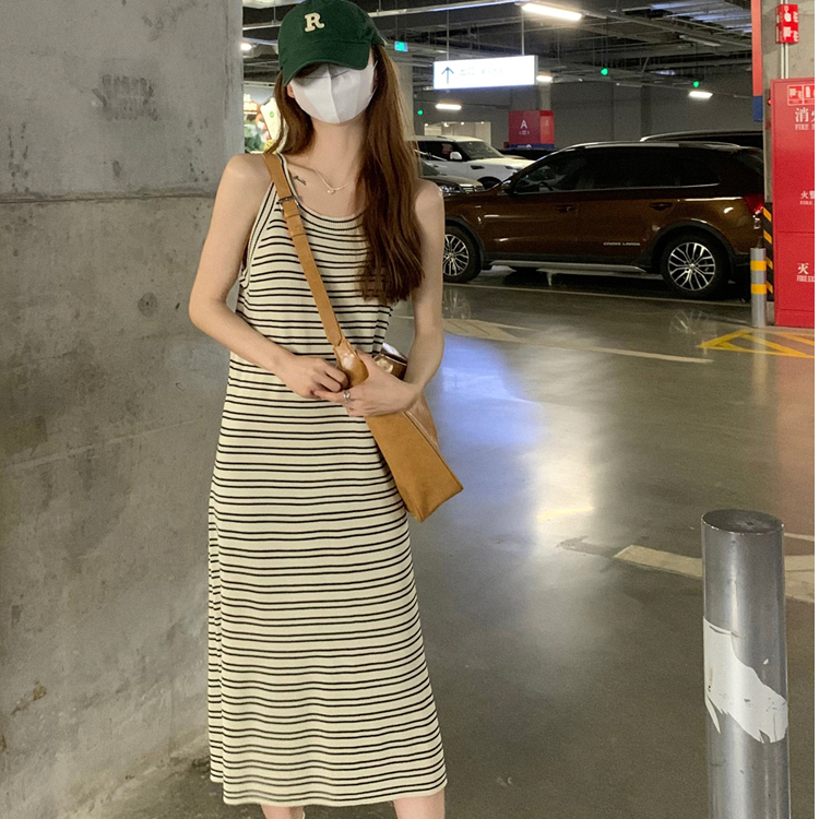 慵懶風條紋針織吊帶連衣裙女2024新款春季韓版寬鬆外穿圓領直筒裙