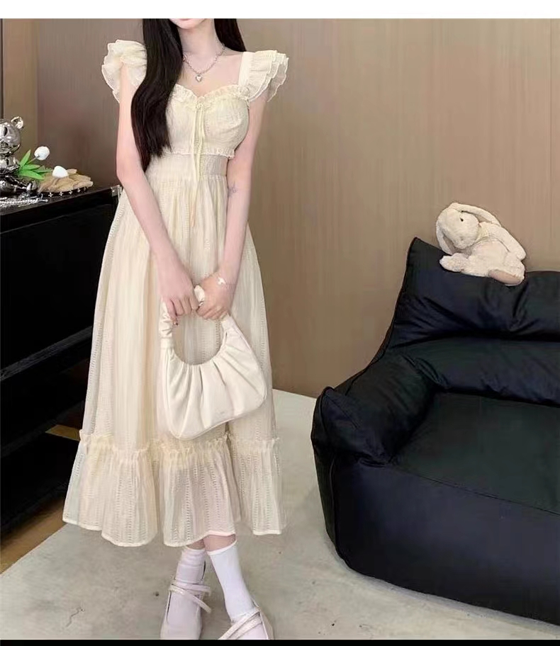 白色小飛袖連衣裙子女夏季2024新款收腰顯瘦法式氣質初戀仙女長裙