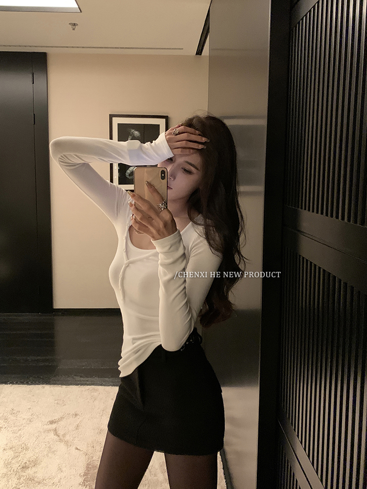 何晨曦 設計感紐扣裝飾白色假兩件打底衫女修身顯瘦長袖內搭上衣