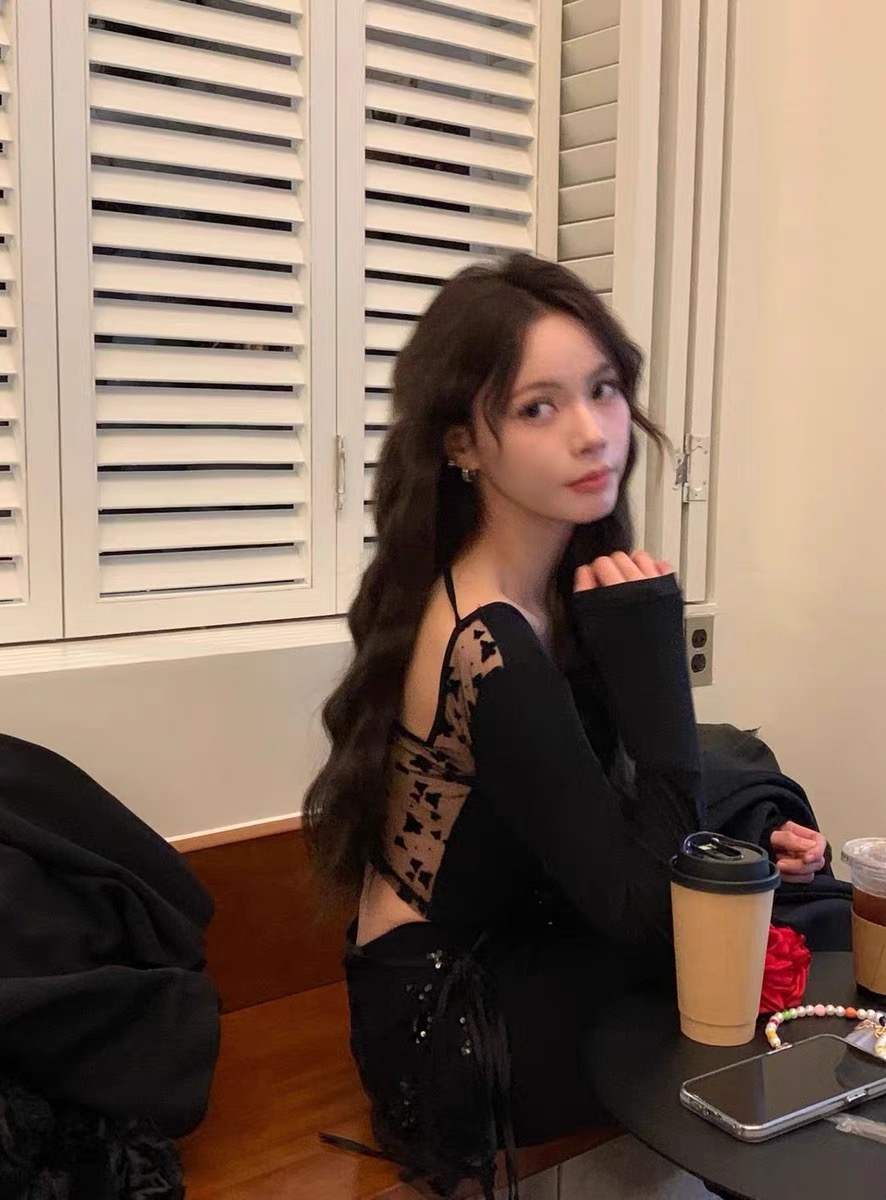 韓版設計感蕾絲打底上衣2024早春新款拼接網紗辣妹修身顯瘦長袖女