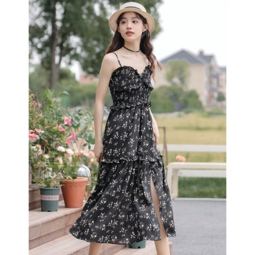 No less than 109 real shot French style niche retro floral suspender skirt slit fairy skirt