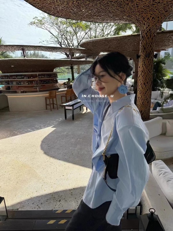 INchooseu笑笑家2024春季V領襯衫花朵收腰壓褶設計韓版長袖上衣女