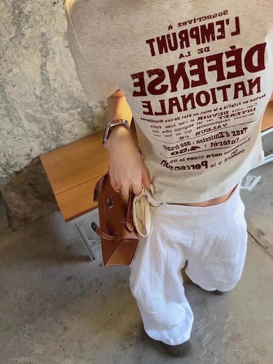 撞色字母印花設計清爽減齡2024春夏新款美式復古感墊肩修身短T恤