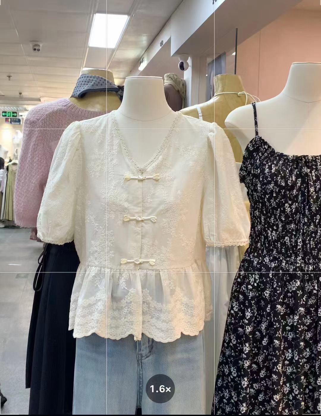東大門女裝2024春款高級感刺繡盤扣襯衫新中式別致絕美泡泡袖襯衣