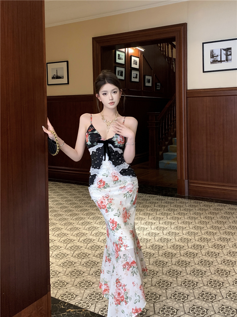 實拍 復古碎花連衣裙女甜辣v領吊帶收腰顯瘦不規則裙擺魚尾裙