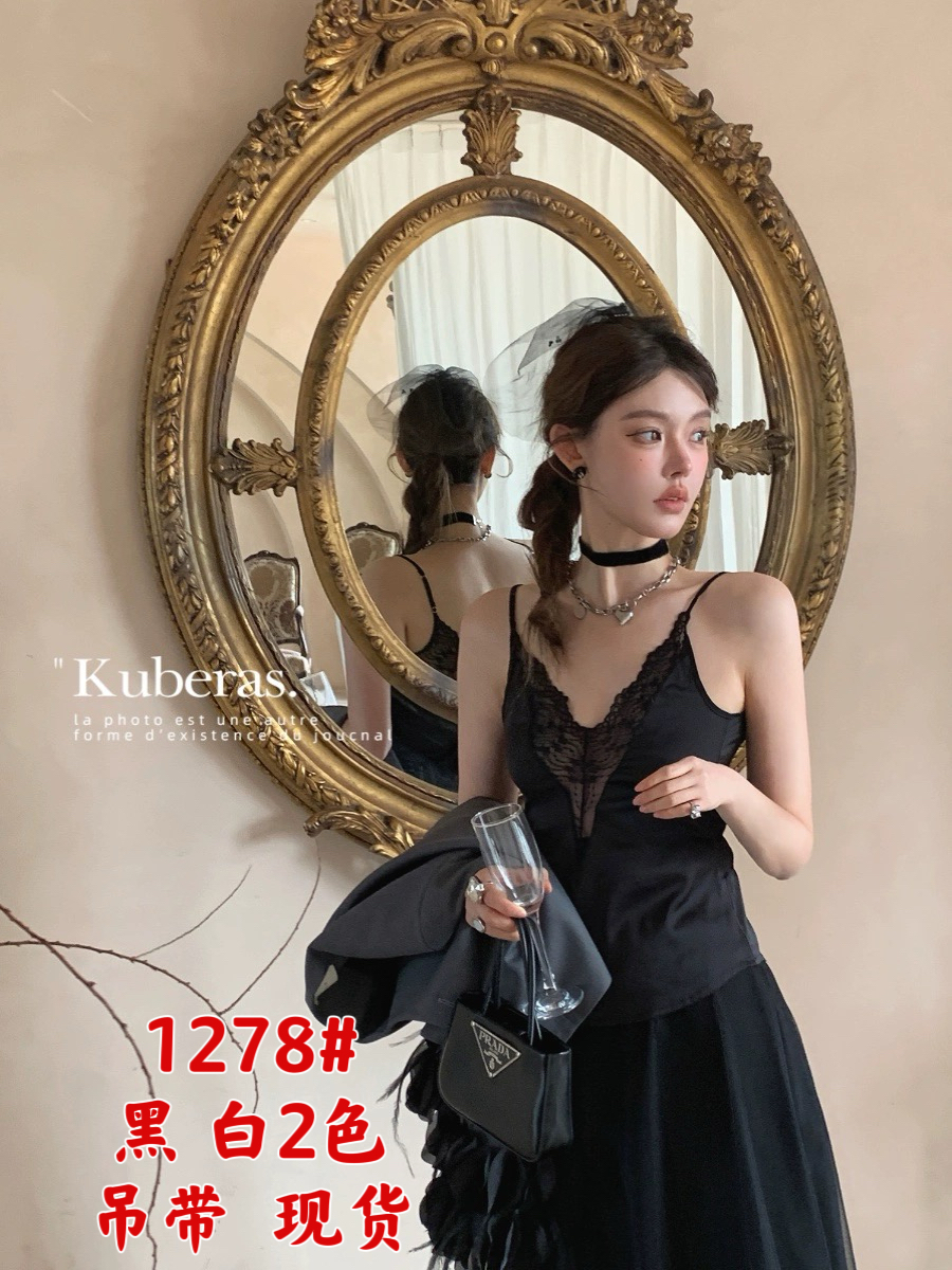 KUBERAS 人間尤物 純欲修身短款V領蕾絲拼接吊帶背心上衣 2色入