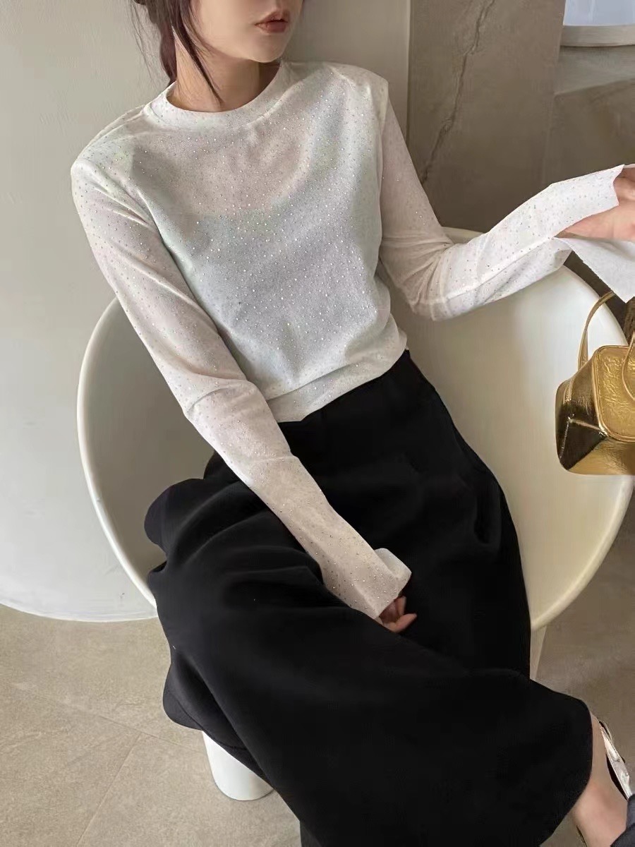 流行圓領燙鑽長袖T恤女2024春季新款修身顯瘦上衣超好看打底衫