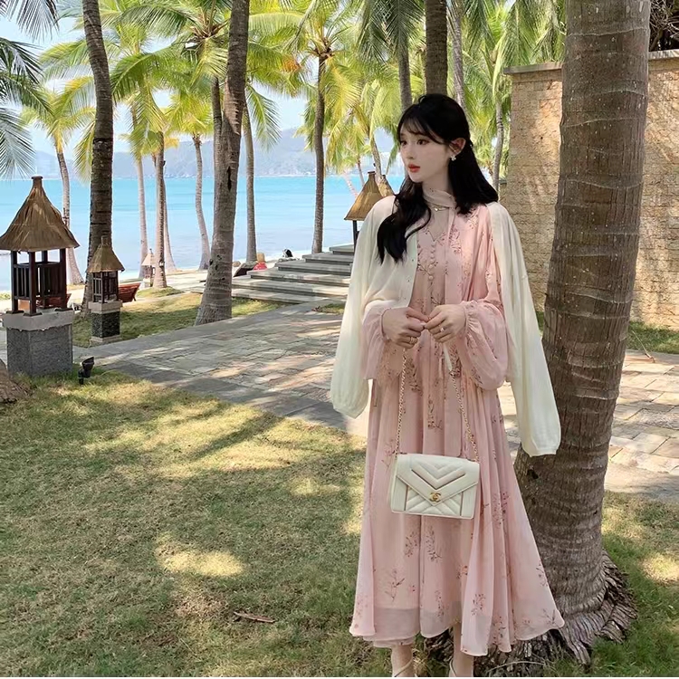 法式溫柔風v領長袖碎花連衣裙女早春2024新款小個子收腰顯瘦a字裙