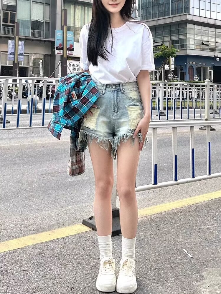 酷女孩鹽系穿搭炸街小個子設計感小眾辣妹牛仔短褲毛邊2024