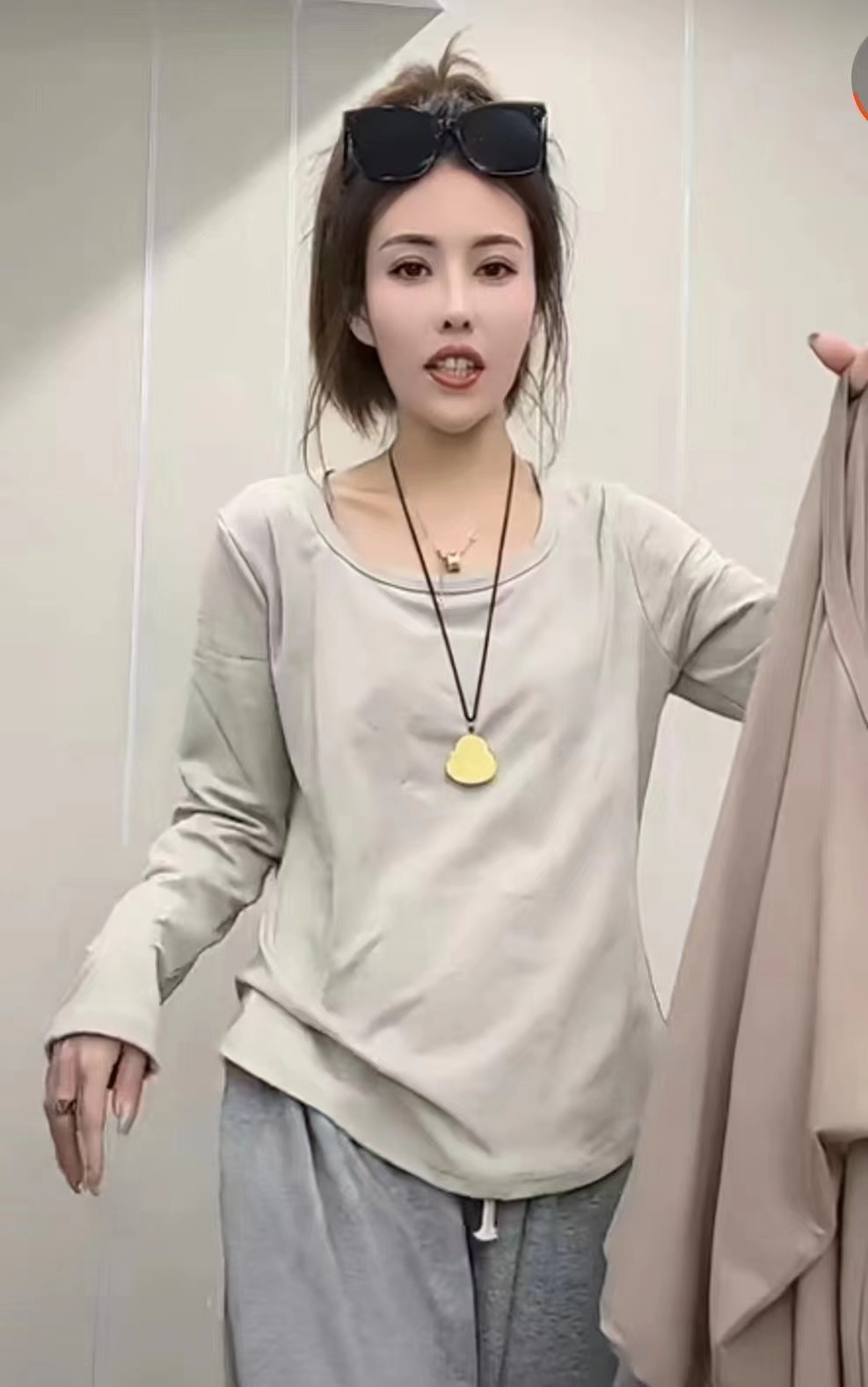 2024春季新款V領長袖寬鬆韓版顯瘦純色打底衫上衣女t恤