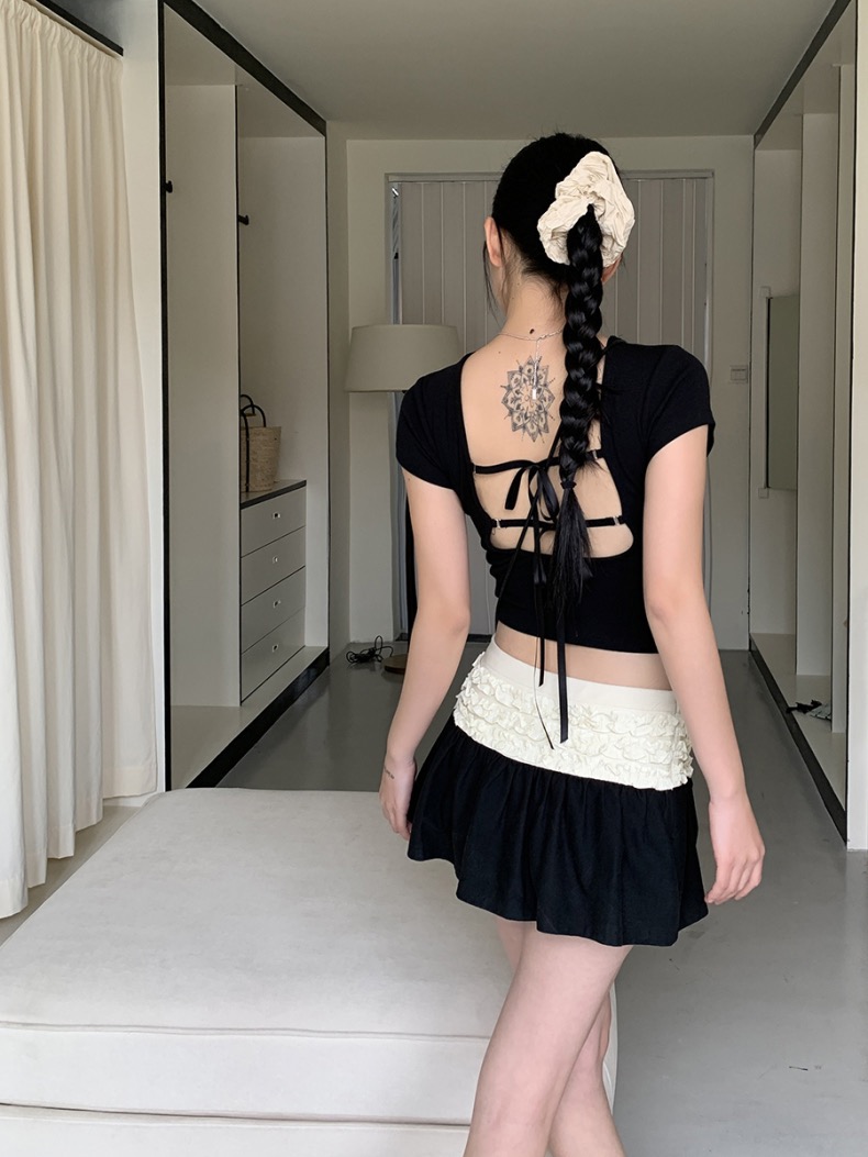 紅人館短袖t恤女2024新款夏季正肩辣妹黑色修身設計感短款上衣女