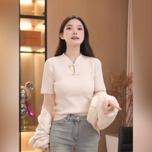 New Chinese style white short-sleeved t-shirt for women spring 2024 new style petite short plate button Zen knitted top