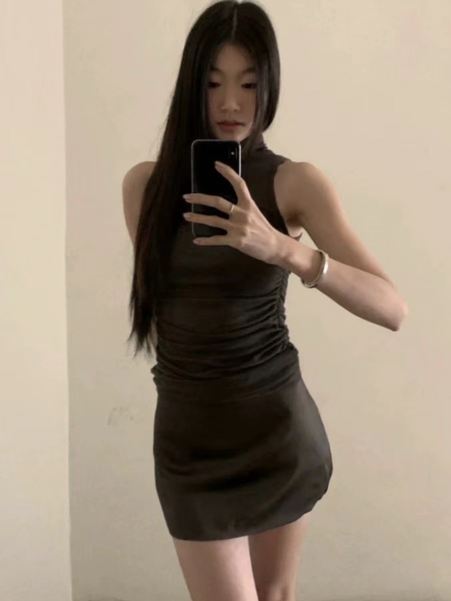 withmin 洛杉磯女孩 修身辣妹設計百搭炭灰色上衣+裙子