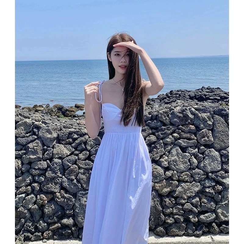 裙子女夏季2024年清純壓褶扭結設計感小眾系帶溫柔風吊帶連衣裙女