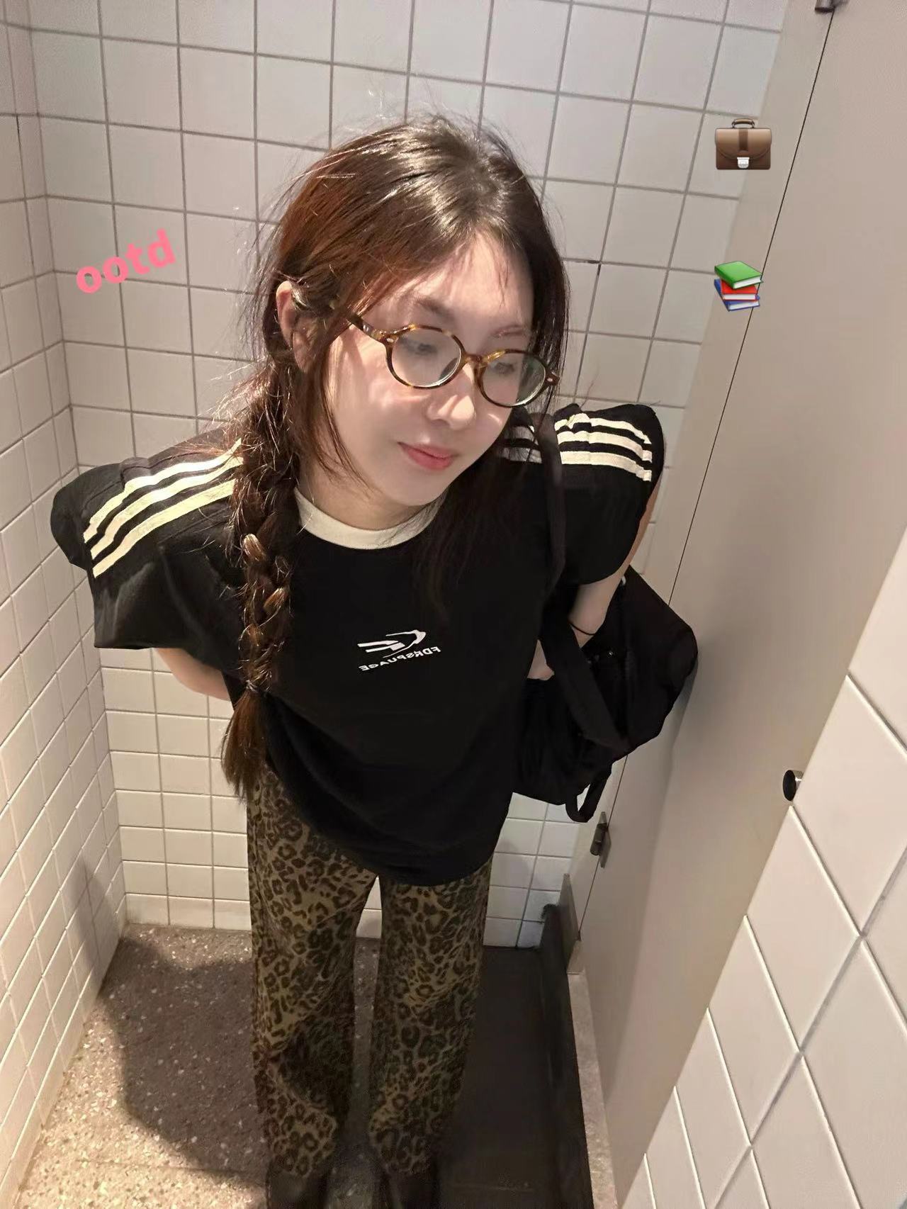 高質量純棉200克21支精梳緊密印花三條槓寬鬆大版落肩短袖恤女