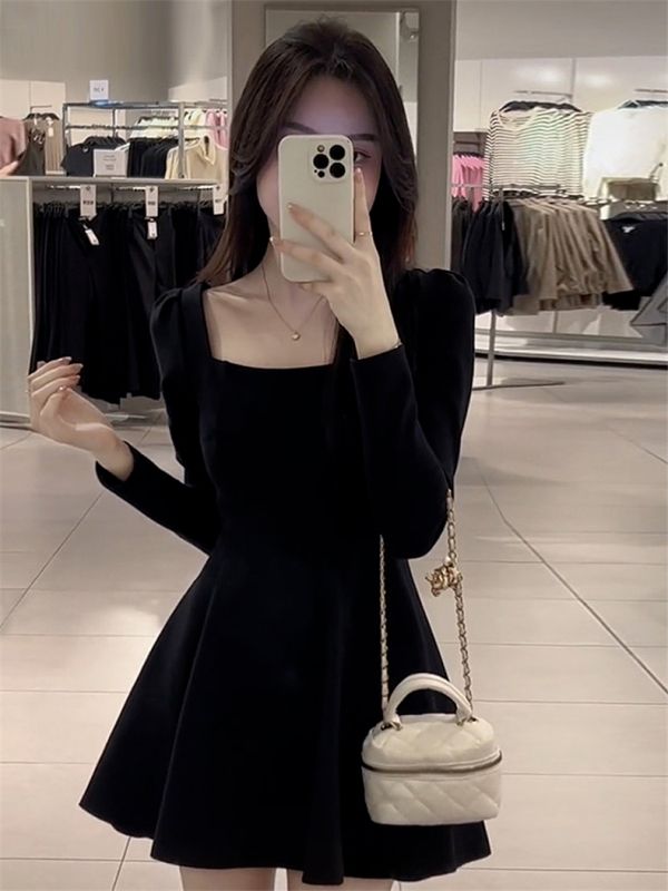 春秋裝穿搭配一整套時尚小個子黑色連衣裙子女2024新款早春小黑裙