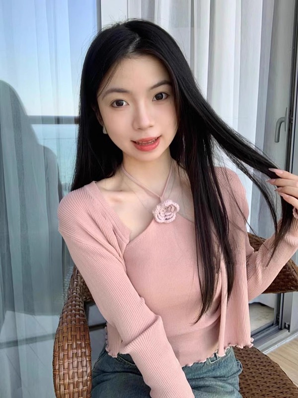 GS博主穿搭早春新款性感甜妹設計感修身掛脖吊帶長袖上衣兩件套