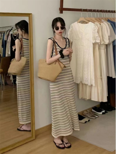 2024 Spring New French Sleeveless Button-Trim Blouse Dress Loose Fitting Slimming Elegant Strap Dress