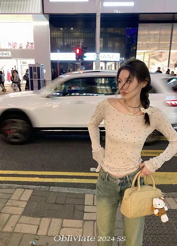 一忘皆空/心動波點系列'系帶長袖T恤女春季露肩圓領打底短款上衣
