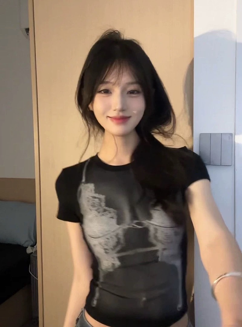 美式復古辣妹黑色顯瘦短袖t恤女夏季性感修身高級感百搭短款上衣