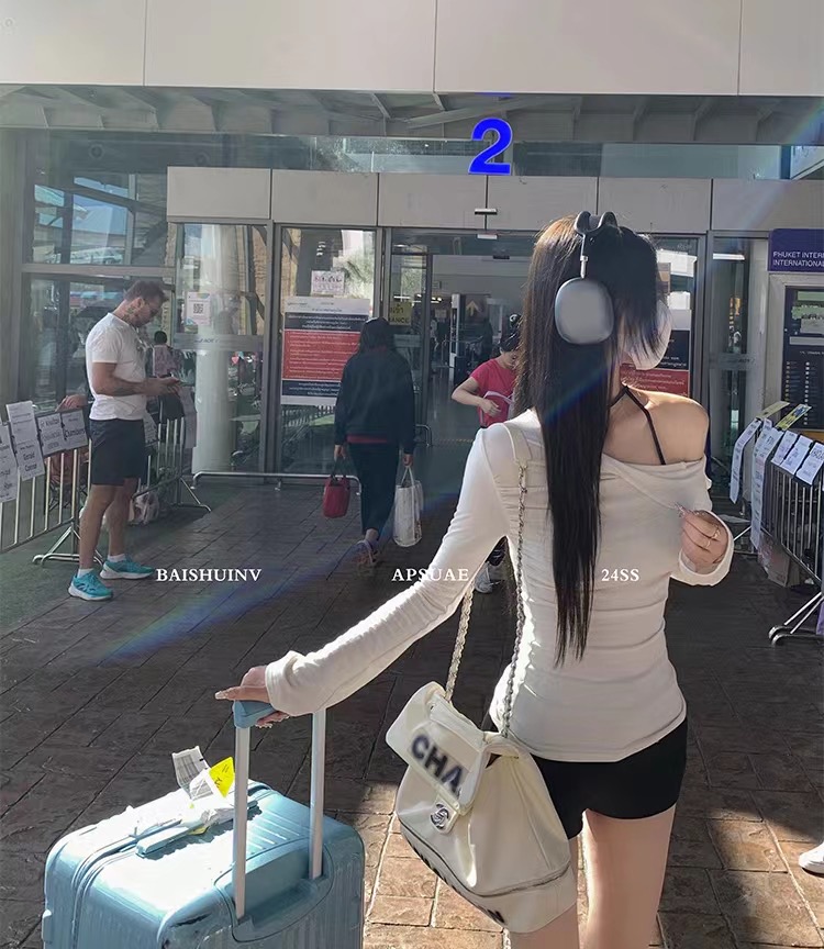 白水女簡約高級感~露肩T恤女2024早春新款針織修身設計感上衣