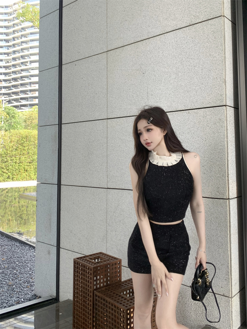 Actual shot of contrasting color lace fragrant tweed top + skirt suit for women with spring temperament and slimming two-piece set