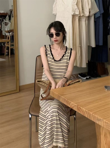 2024 Spring New French Sleeveless Button-Trim Blouse Dress Loose Fitting Slimming Elegant Strap Dress