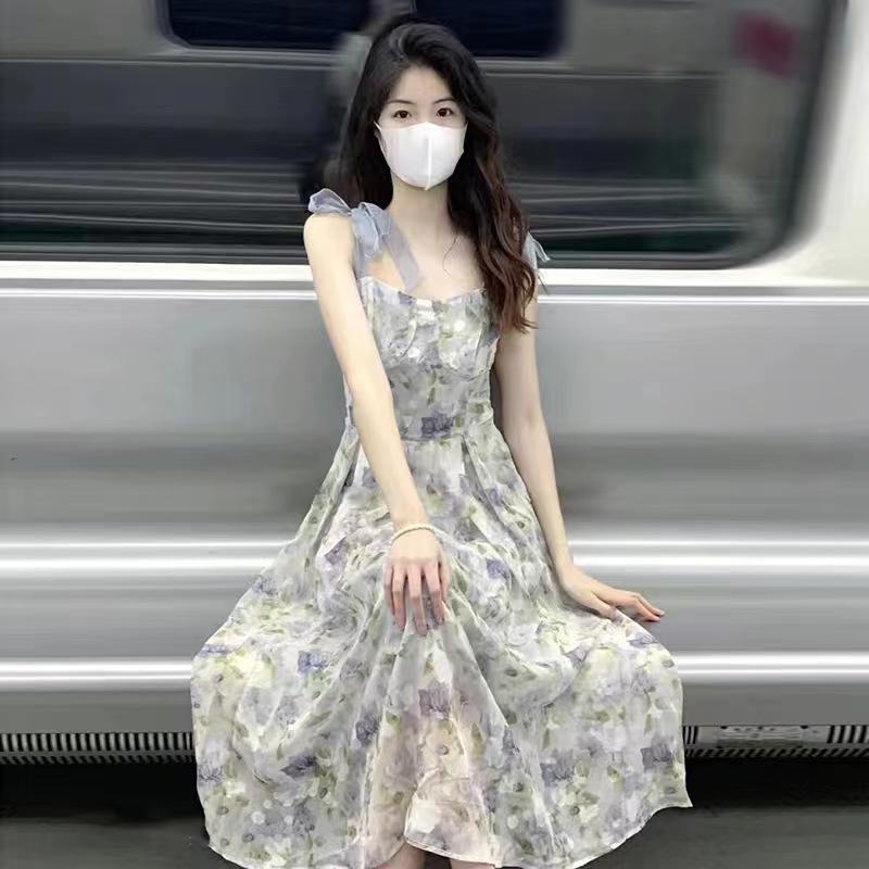 茶歇法式小眾吊帶連衣裙油畫風仙氣超仙森系初戀收腰裙子別致長裙