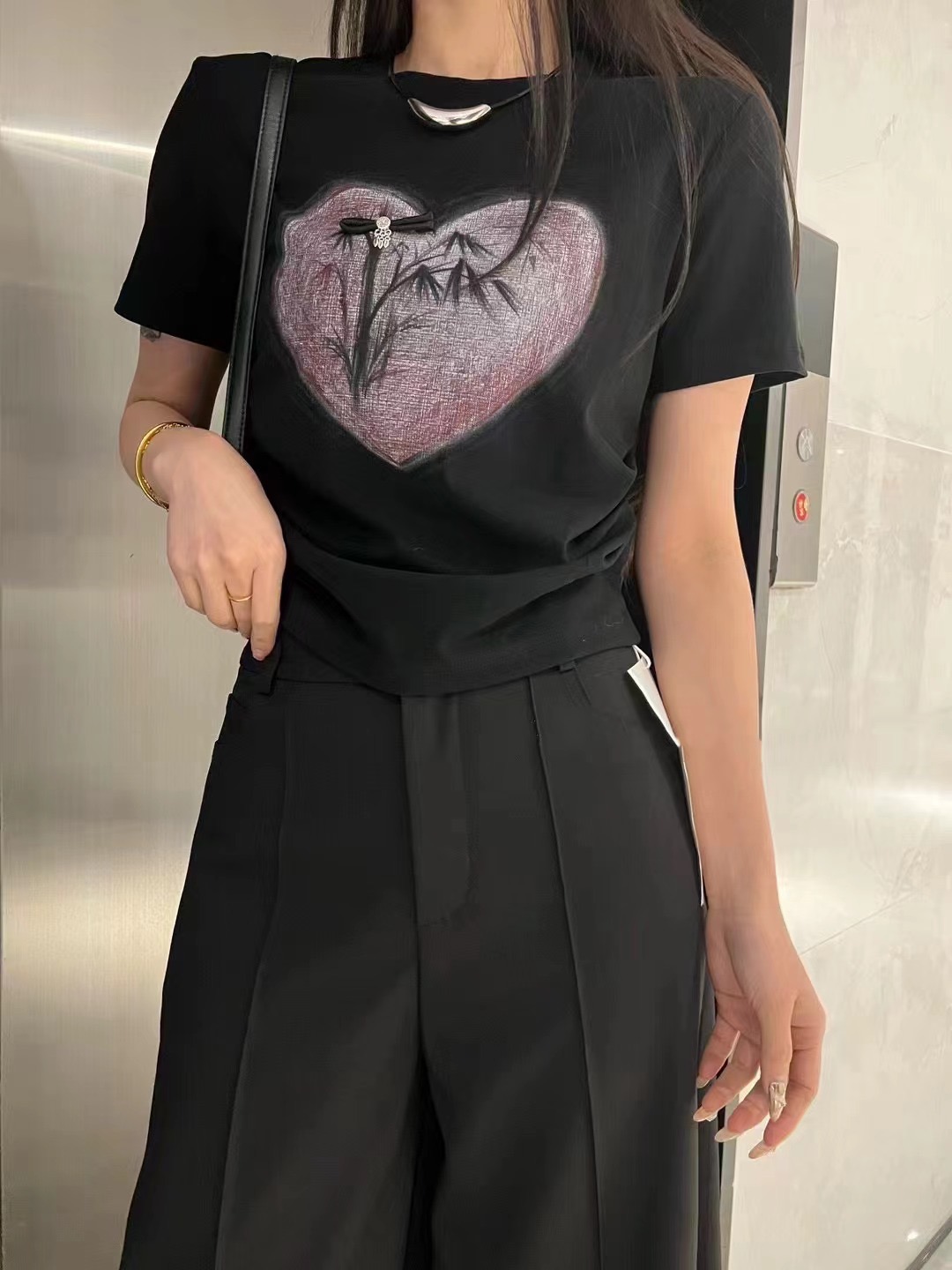 2024夏季新款設計感小眾褶皺顯瘦百搭愛心印花短袖t恤女