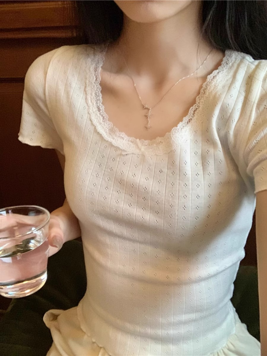 質量 白色蕾絲花邊拼接T恤女裝2024早春內搭修身打底衫上衣