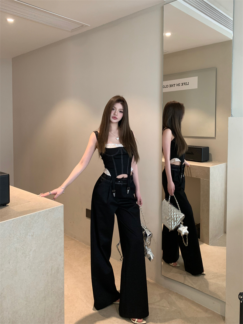 Actual shot of new early spring lace camisole + wide-leg pants two-piece set