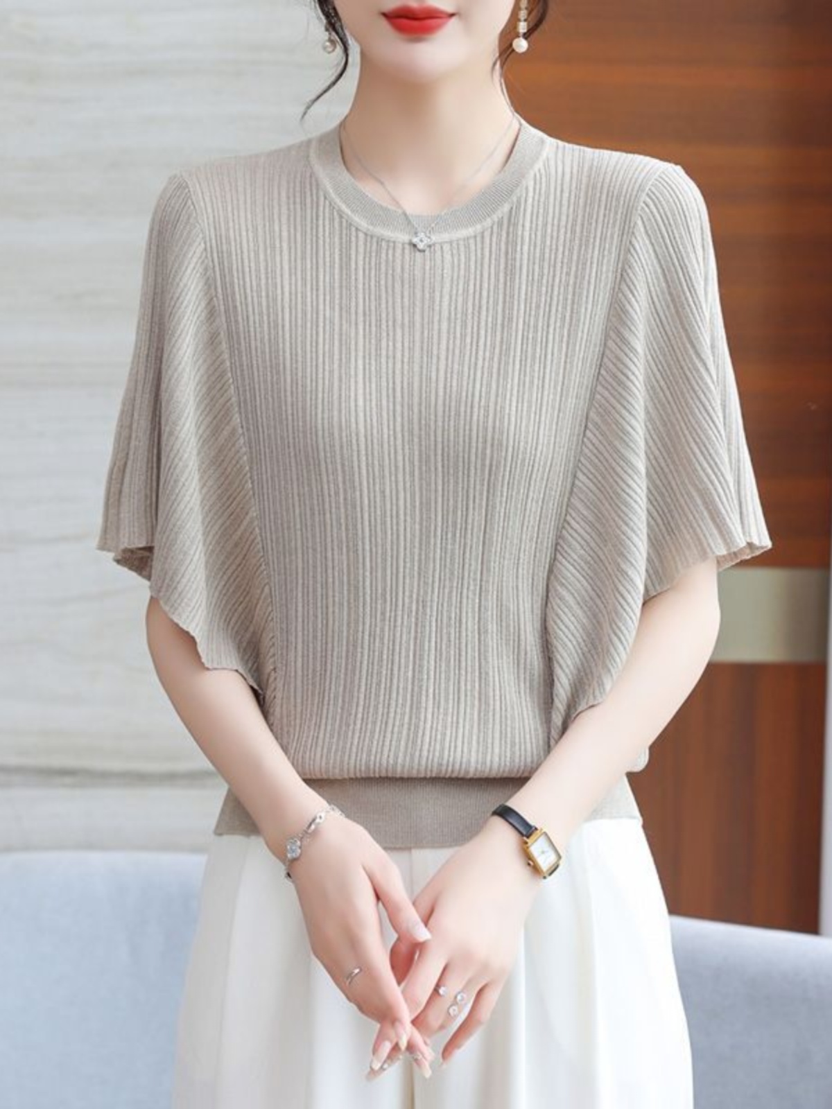 設計感薄款冰絲針織衫上衣2024年夏季新款t恤女遮肚飛袖大碼女裝