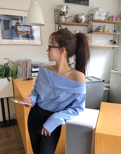韩国chic春日 设计感 一字肩 长袖衬衫 女条纹衬衣