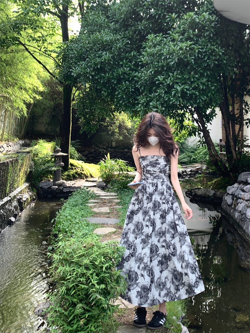 實拍#水墨碎花抹胸吊帶連衣裙女夏新款收腰顯瘦性感露背長裙