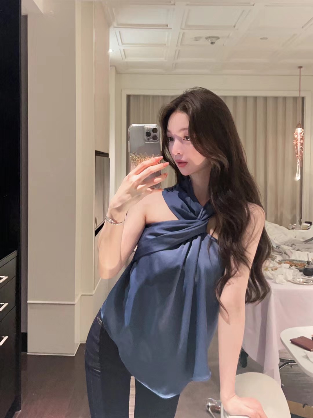 背心女2024新款高級感獨特别致小眾設計感法式藍色掛脖吊帶上衣春