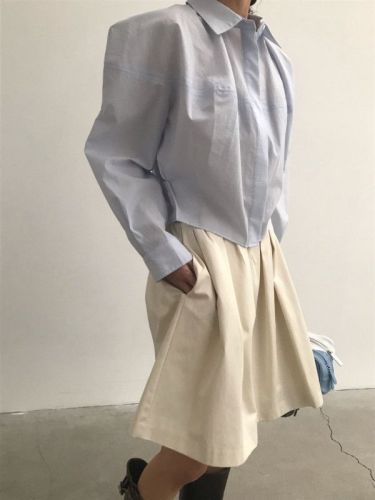 韩国chic早春 设计感 短款长袖衬衫 收腰开叉白色衬衣