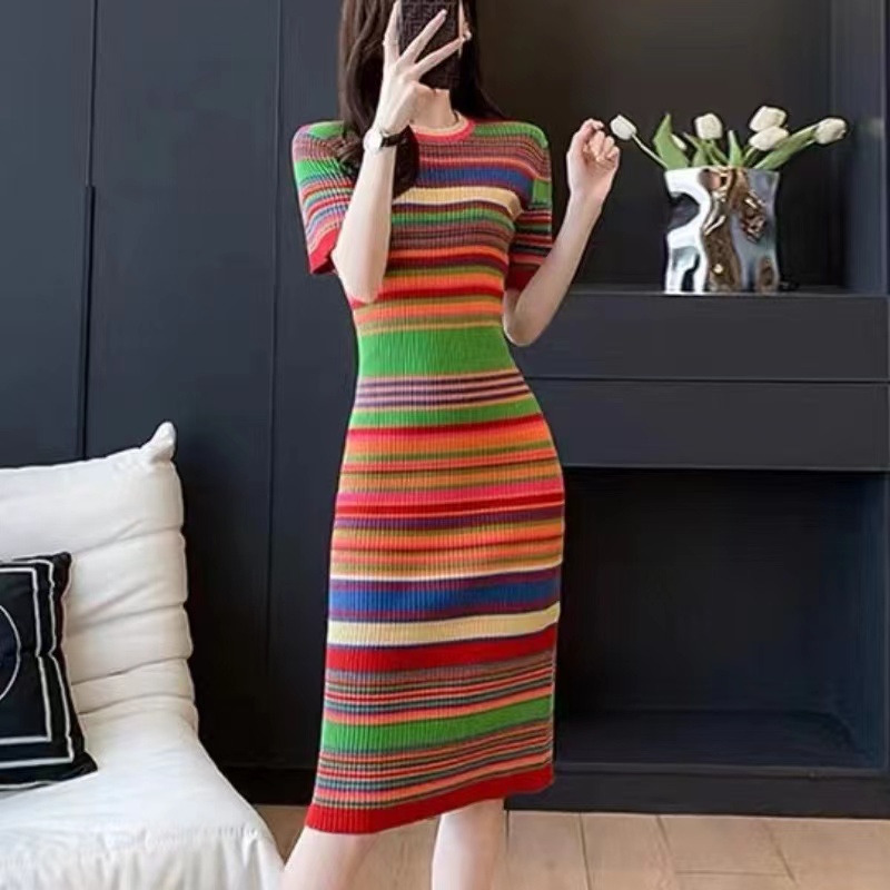 法式高級感小香風條紋針織連衣裙女夏季梨形身材御姐風包臀長裙子