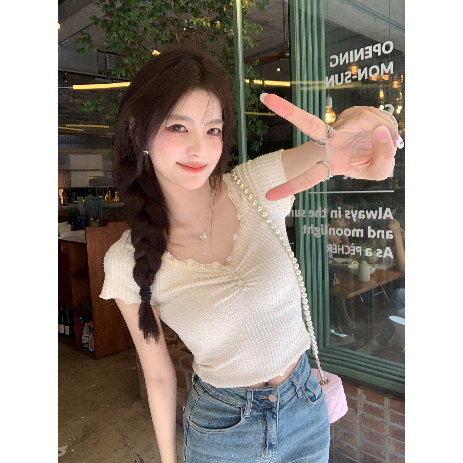 甜美蕾絲拼接短袖T恤女夏季新款設計感小眾修身百搭露臍短款上衣